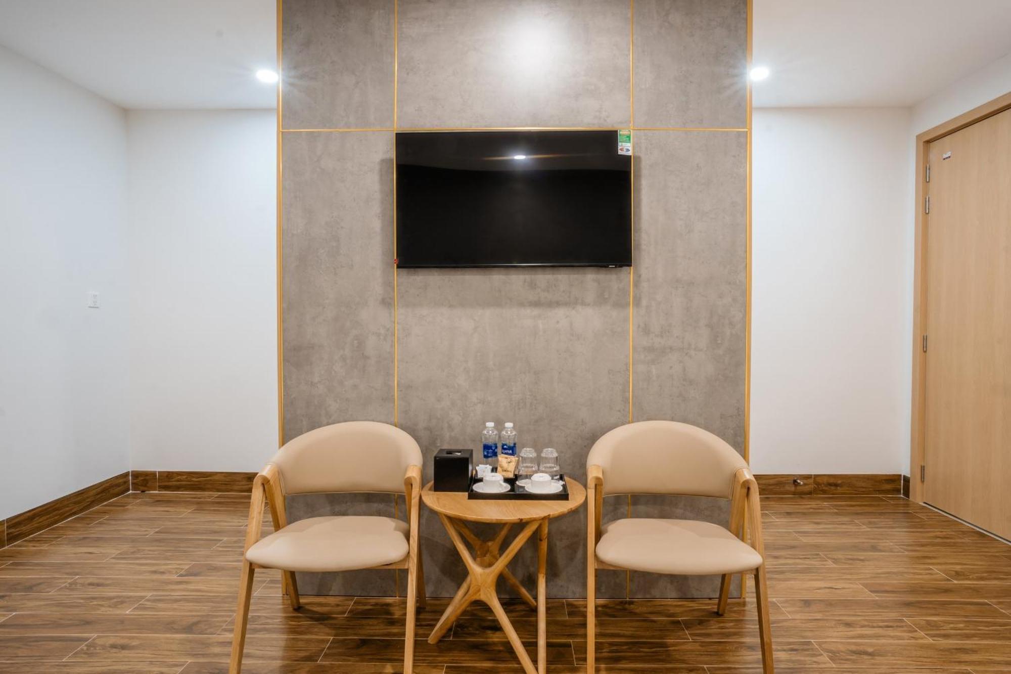Diora Hotel Pleiku By Hos Exterior photo