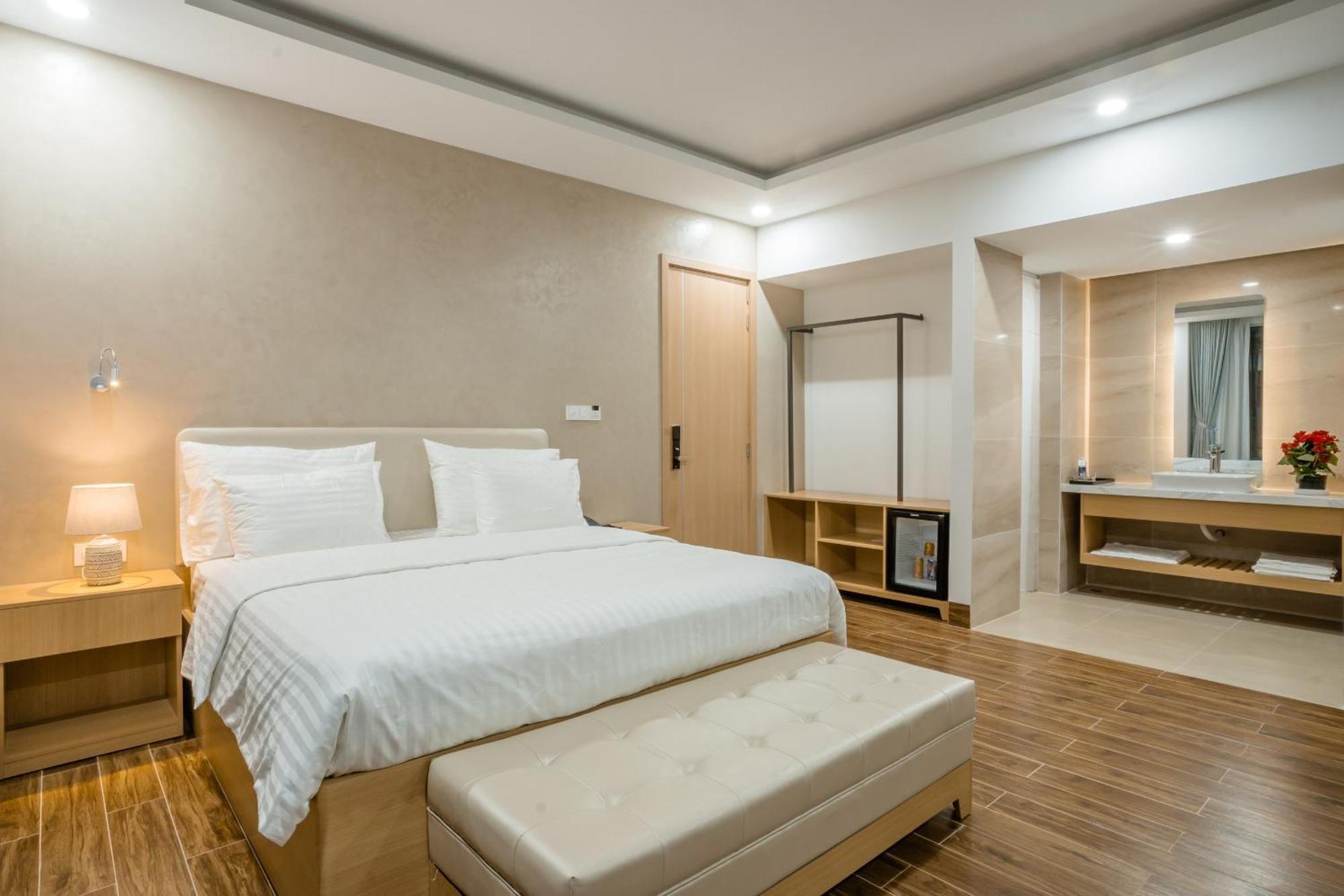 Diora Hotel Pleiku By Hos Exterior photo